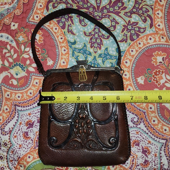 Antique Turnlog Tooled Leather Handbag - Picture 12 of 14